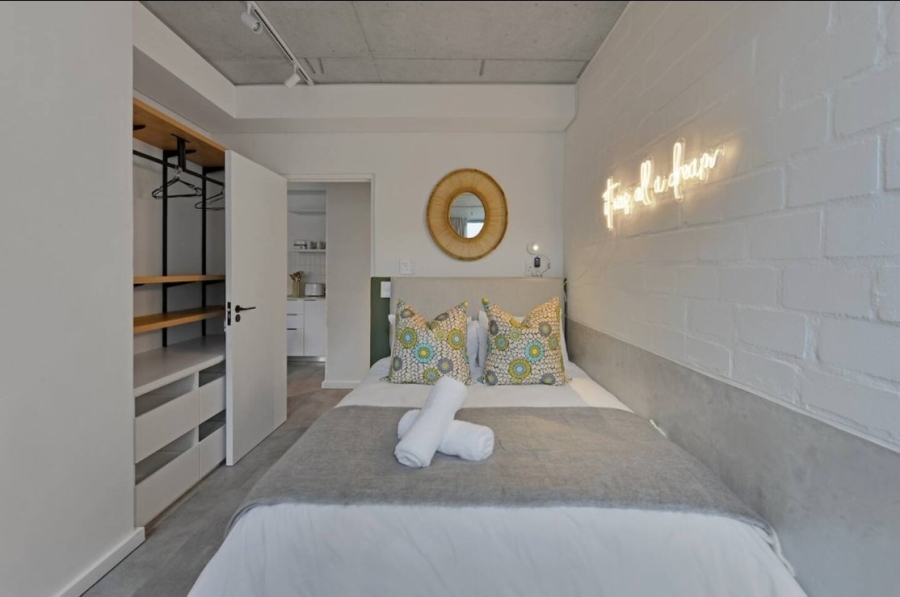 2 Bedroom Property for Sale in Sea Point Western Cape